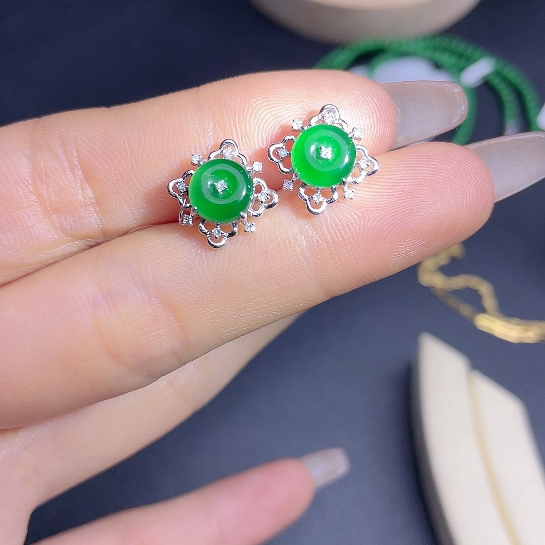 翡翠颈饰18K金镶嵌回流