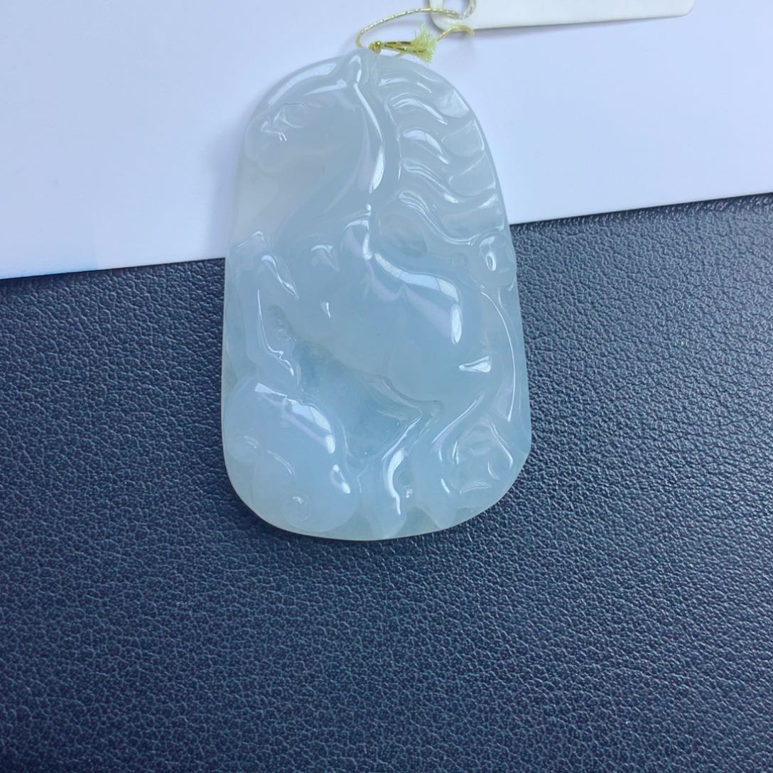 翡翠颈饰未镶嵌?****马牌