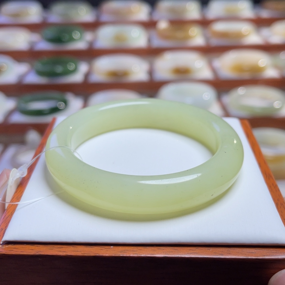 【闪购商品】和田玉手镯未镶嵌