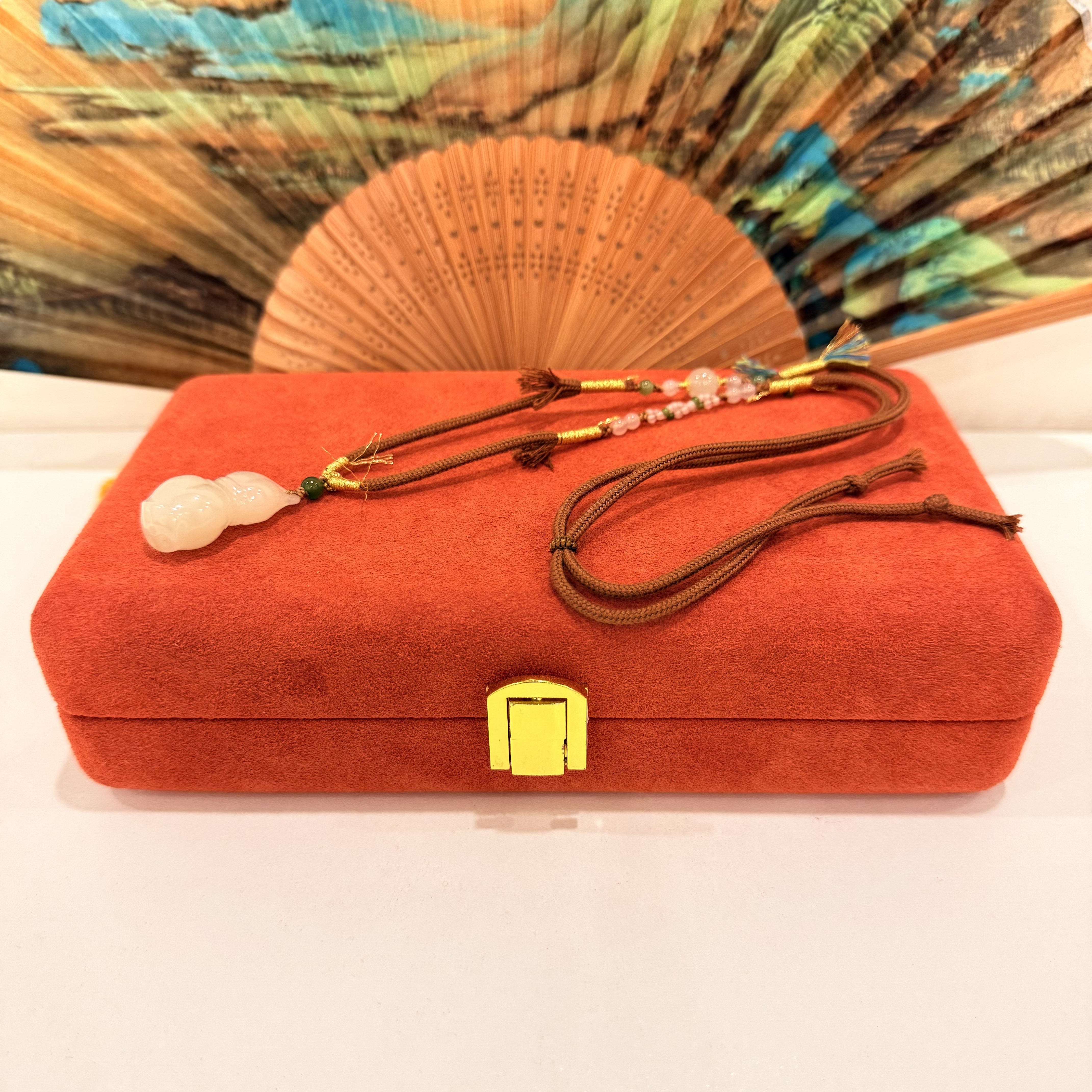 壹屿珠宝     122410  18k金配件和田玉典藏级颈饰  