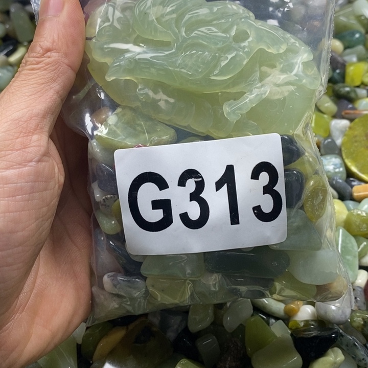 蛇纹石玉鱼缸石未镶嵌