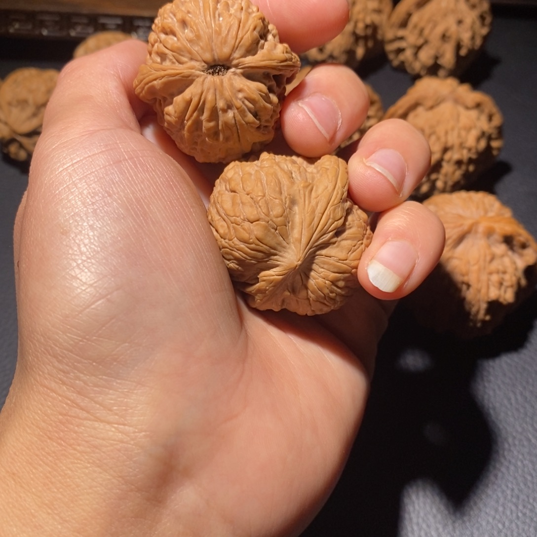 嗷***怪吊坠文玩核桃滚石