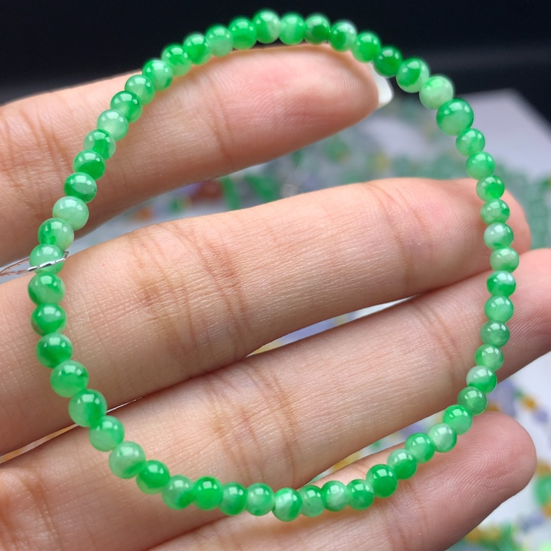 翡翠手链未镶嵌卡