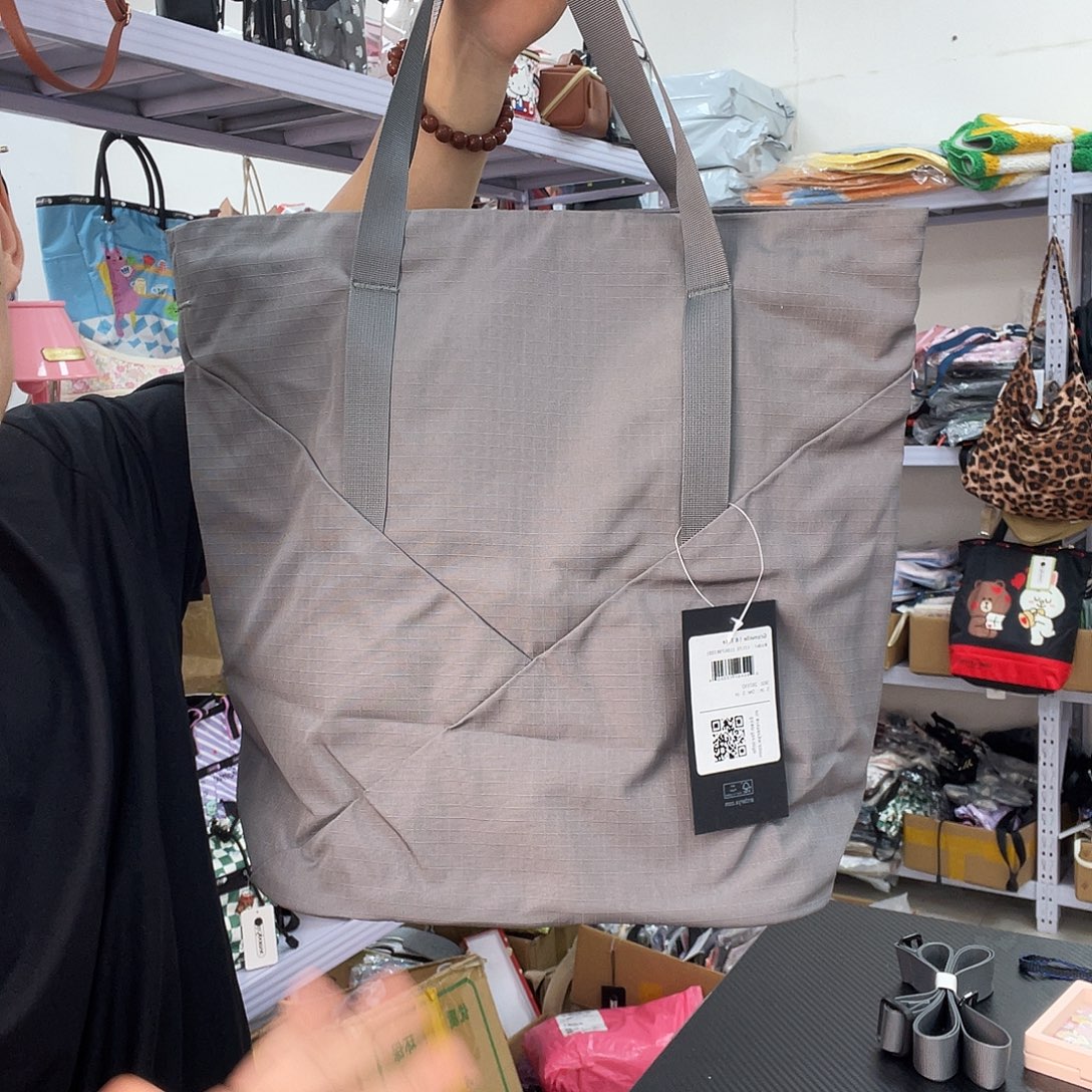 PU化妆包等产品和产品