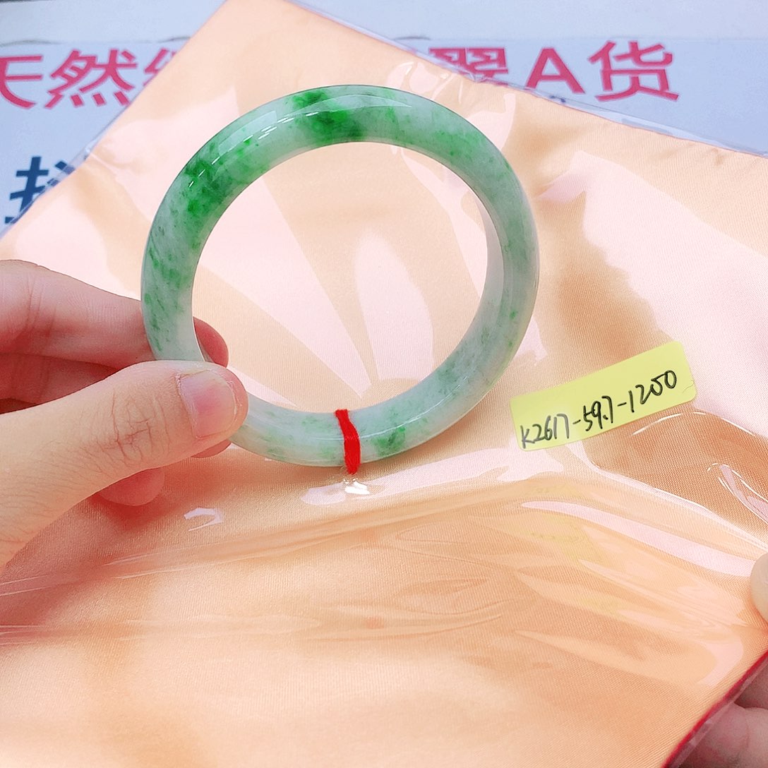 翡翠未镶嵌手镯我