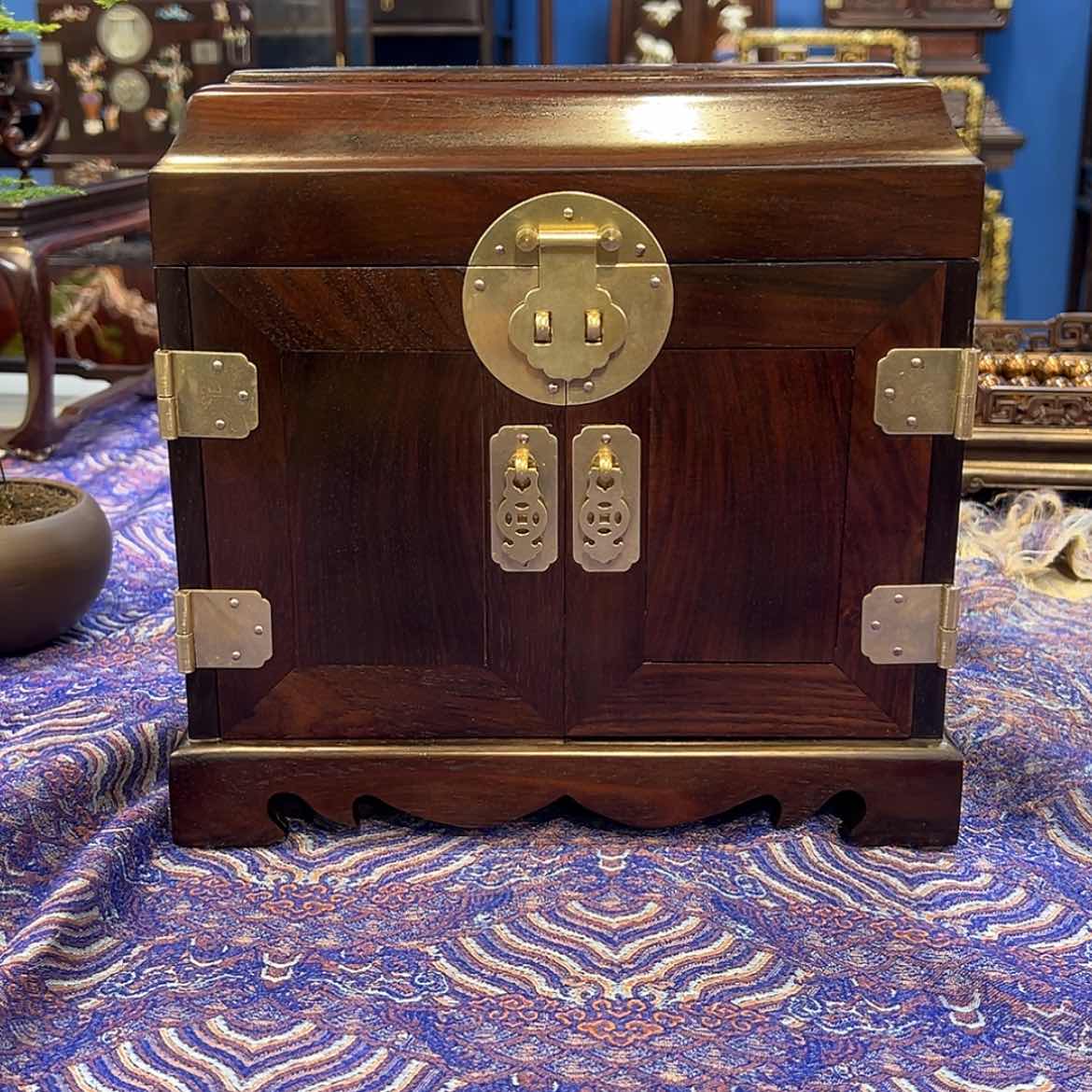 【闪购商品】红酸枝木类成套家具光皮箱