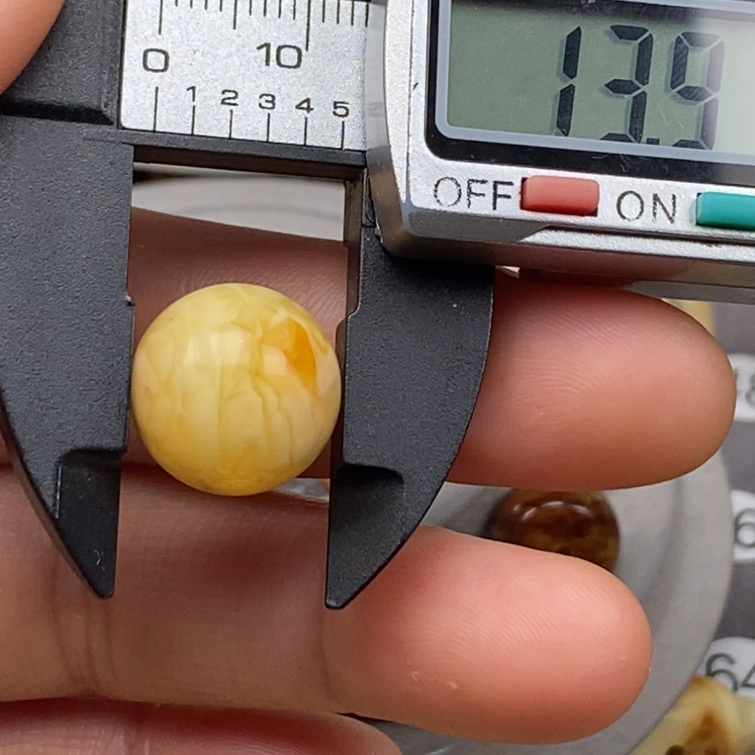 蜜蜡珠宝奇石未镶嵌