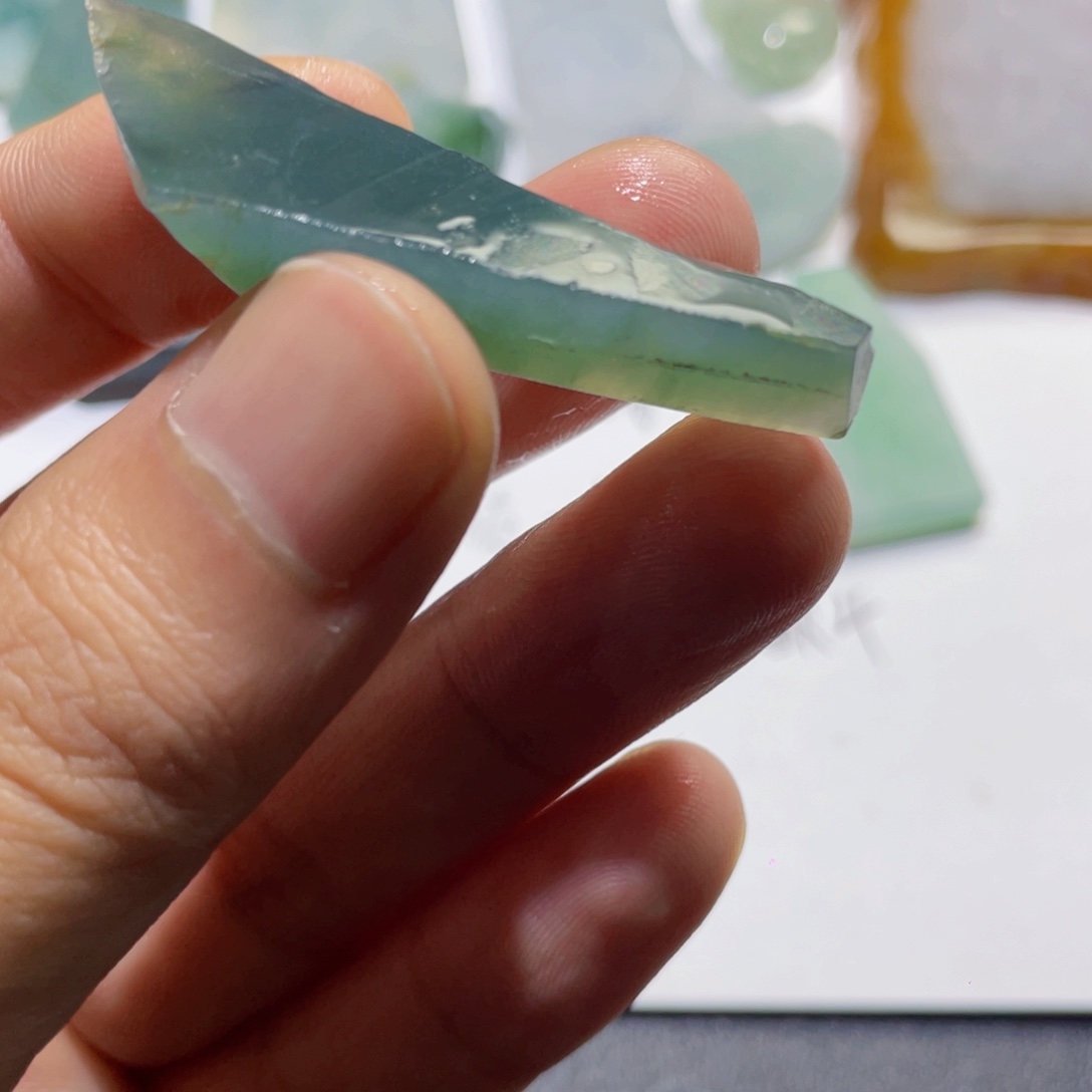 翡翠未镶嵌颈饰定制翡翠未镶嵌不包工