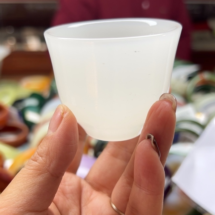 石英岩玉未镶嵌颈饰