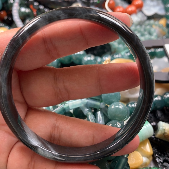 翡翠颈饰未镶嵌保真天然A货翡翠60.6