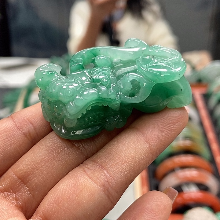 石英质玉颈饰未镶嵌