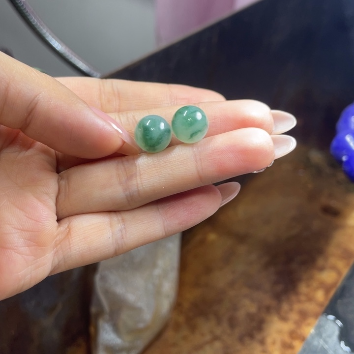 子***摆定制翡翠未镶嵌边角料