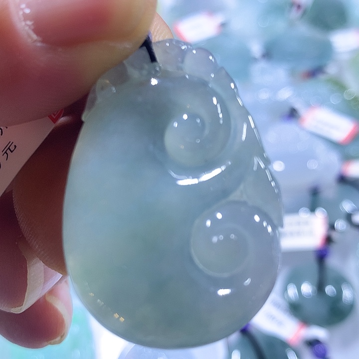 翡翠未镶嵌颈饰天然翡翠吊坠A货