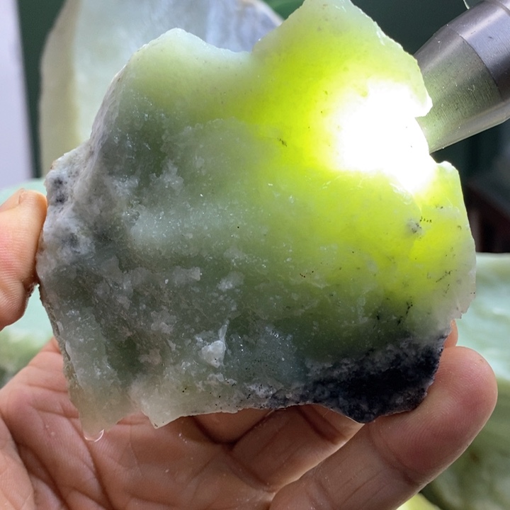 蛇纹石玉珠宝岫玉原石未镶嵌