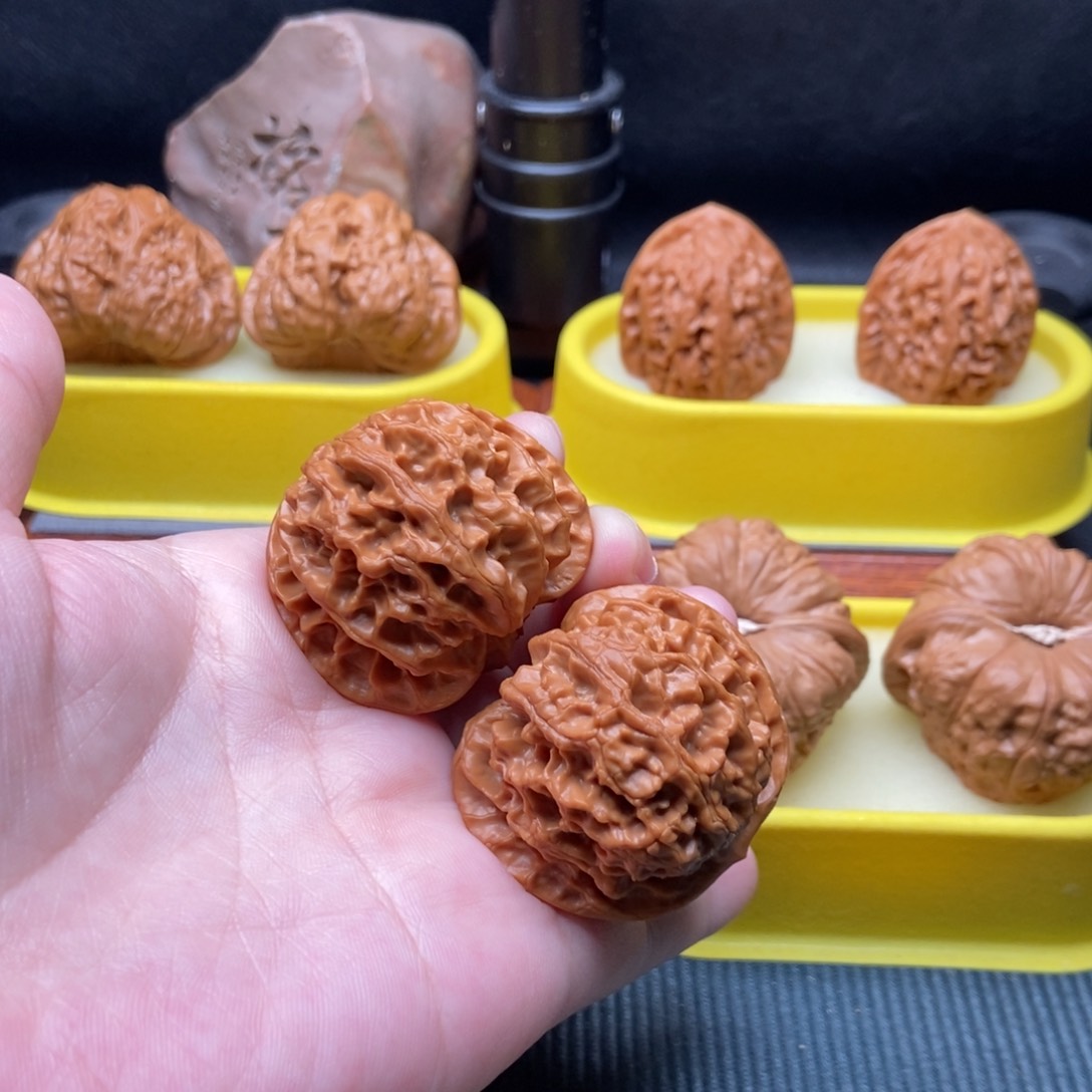 文玩核桃吊坠苹果