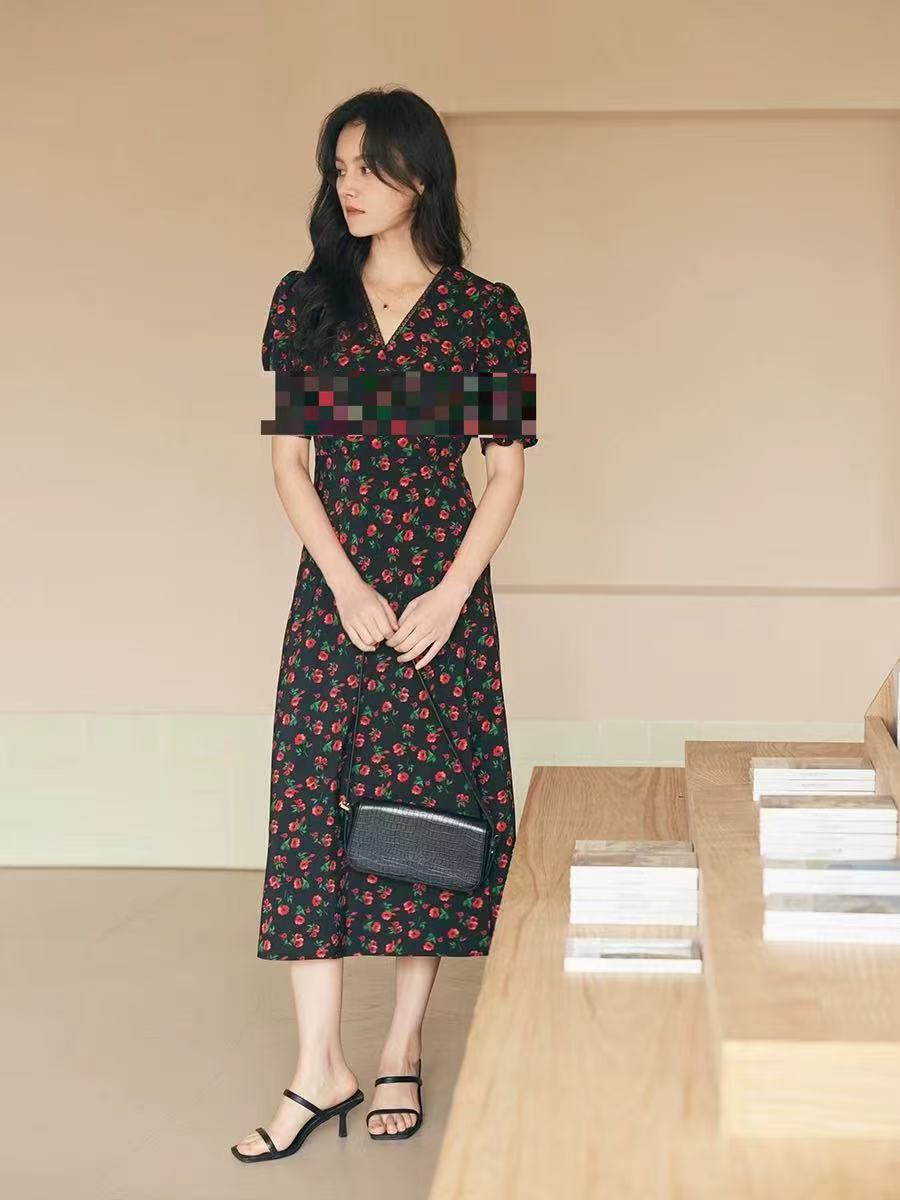 24203 法式碎花桑蚕丝连衣裙女夏2025新气质绝美