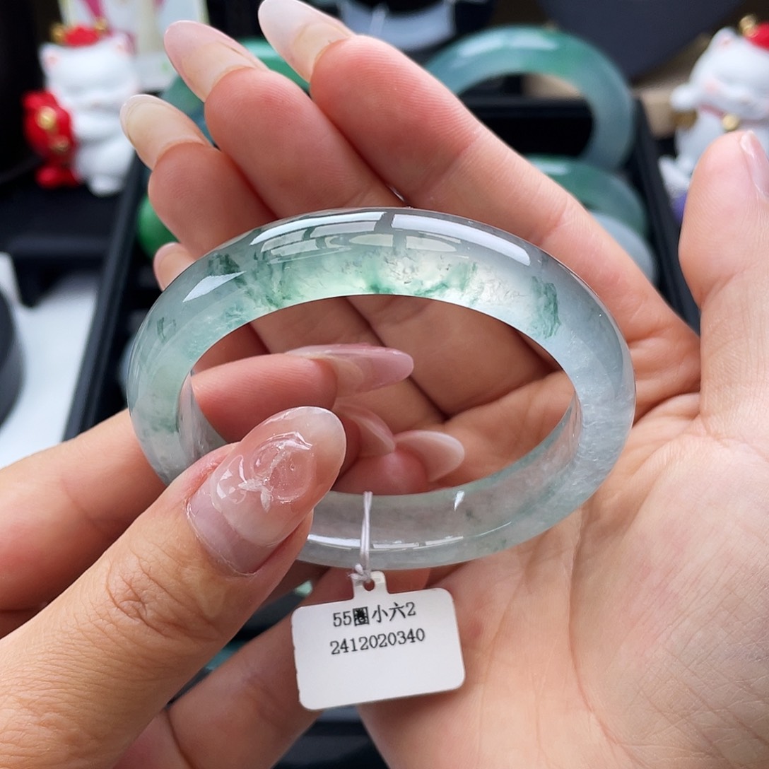 翡翠手镯未镶嵌55高冰飘青绿花贵妃、截图询价