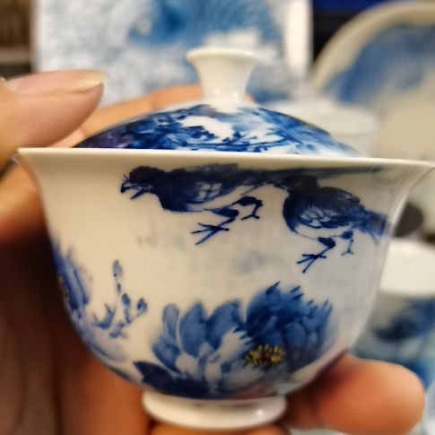 景德镇陶瓷青花写意牡丹盖碗