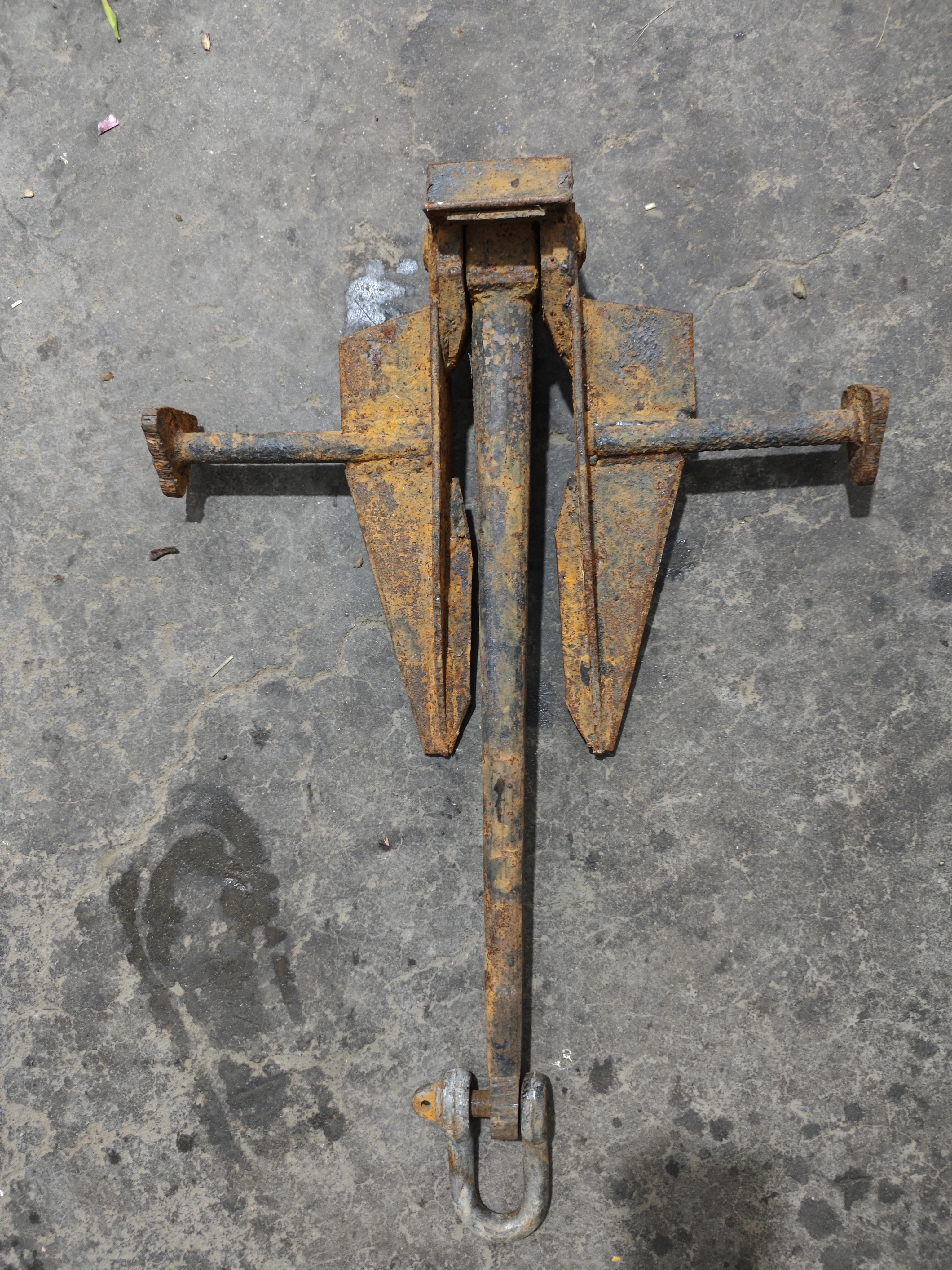 钢铁船锚，来自1965年，君用汽艇上的老货全重20.5斤