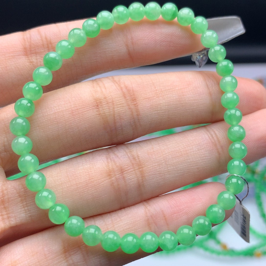 翡翠手链未镶嵌卡