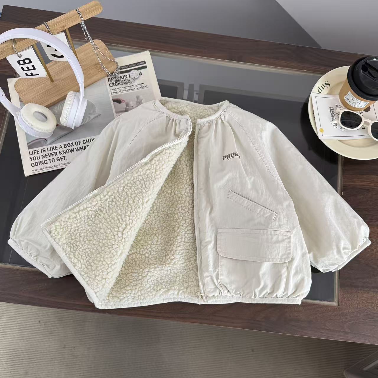 2025年新款暖柔米白萌趣外套BMD253033