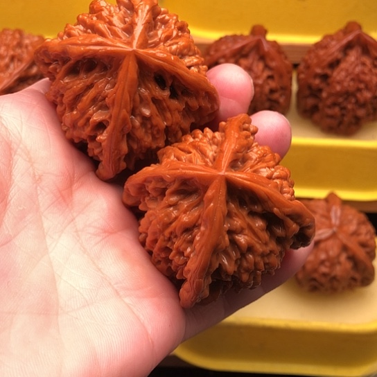 文玩核桃吊坠蝴****j核桃