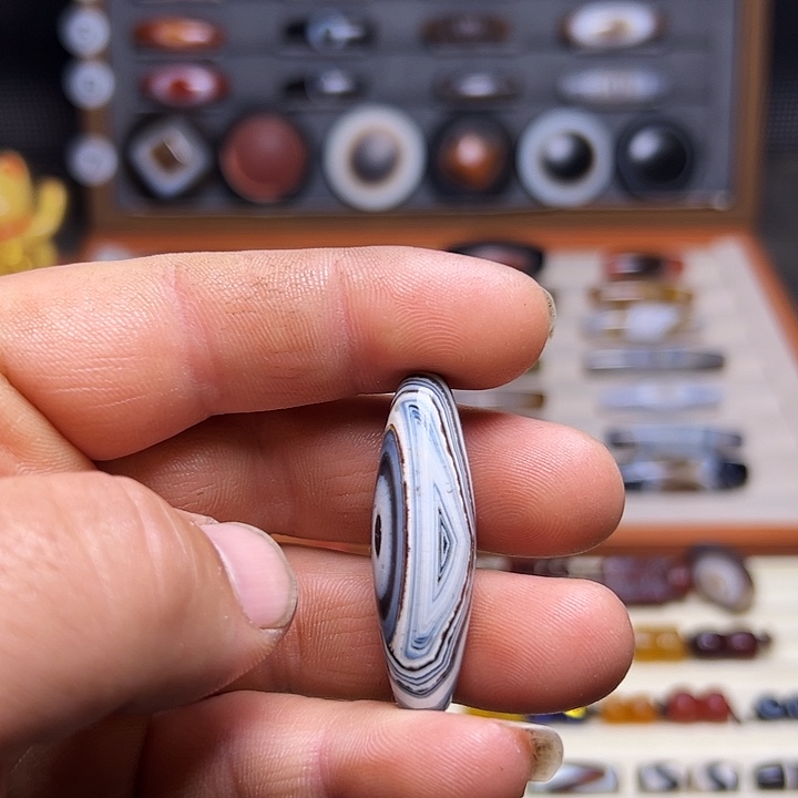 玛瑙/玉髓未镶嵌珠宝奇石