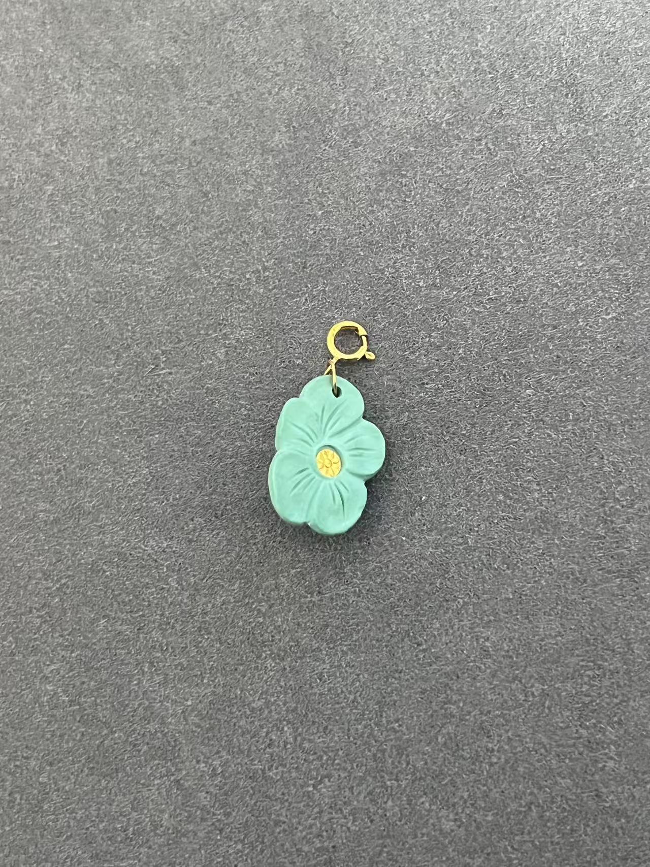 湖北天然原矿绿松石花花吊坠