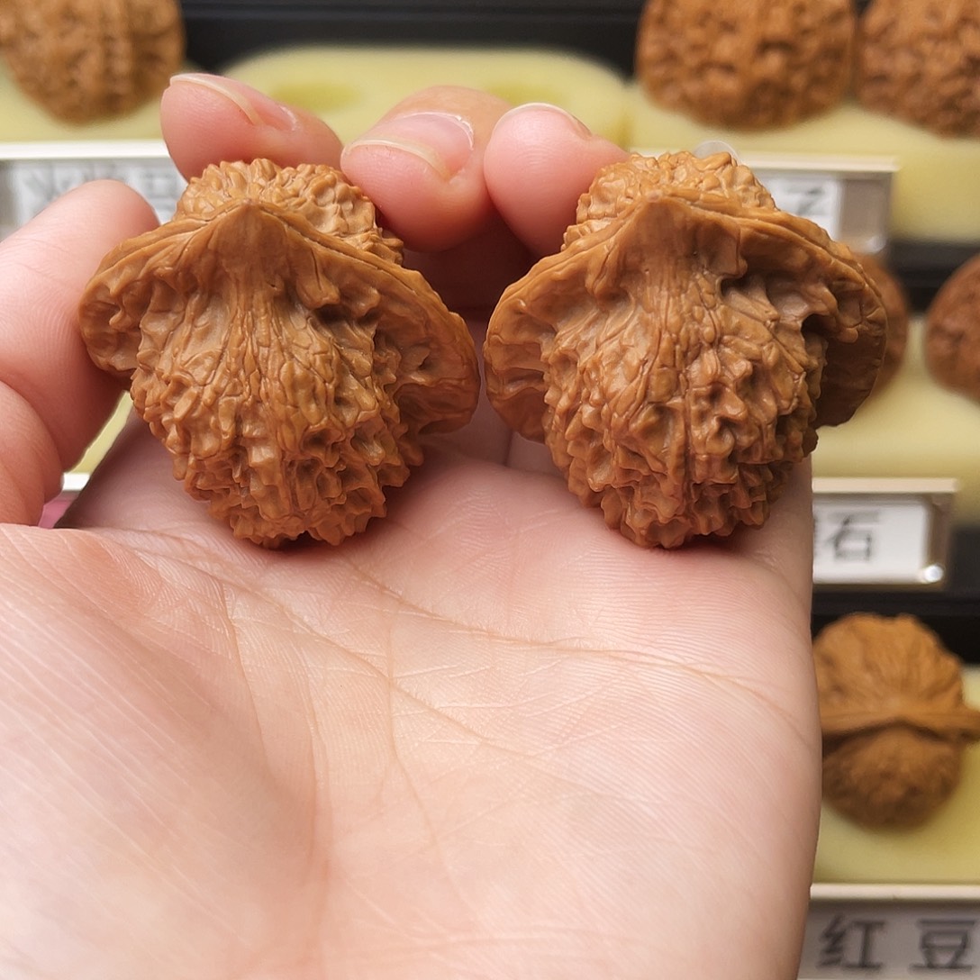 文玩核桃吊坠朱雀异形37尺539