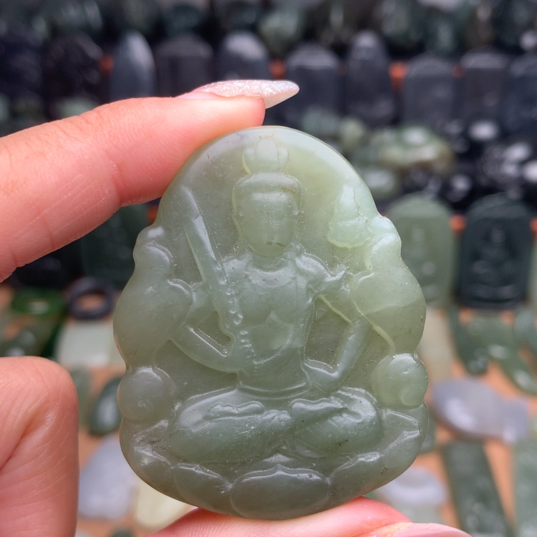 颈饰未镶嵌和田玉挂件10（有包容）