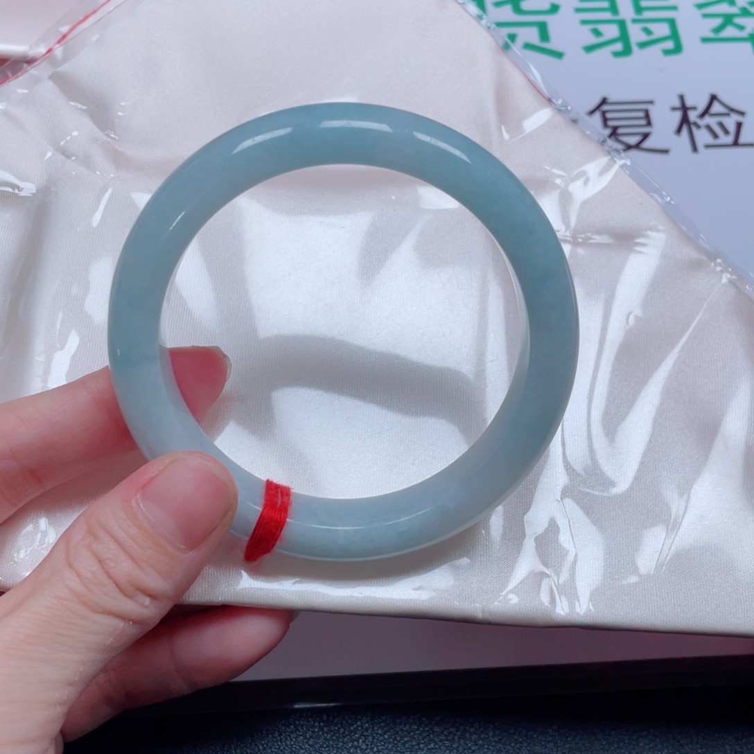 周***制翡翠未镶嵌手镯手镯