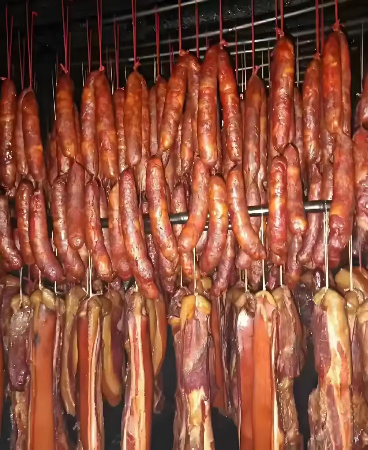 来1刀【一物一拍】拍就送送送正宗重庆农家柴火烟熏麻辣香肠腊肉
