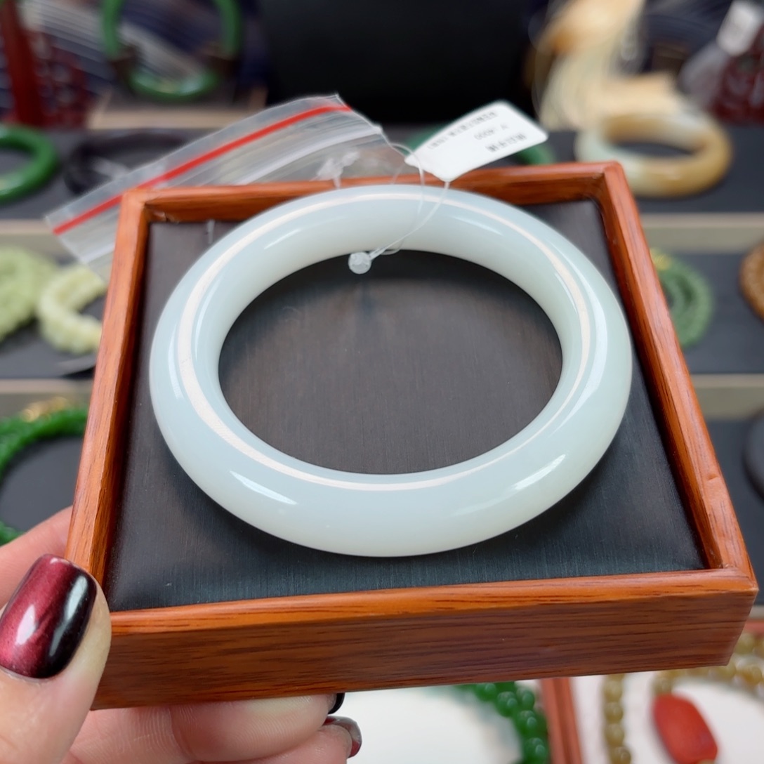 和田玉手镯57.8有瑕未镶嵌：****：