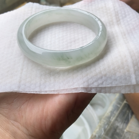 @****石英质玉（金丝玉）未镶嵌手镯