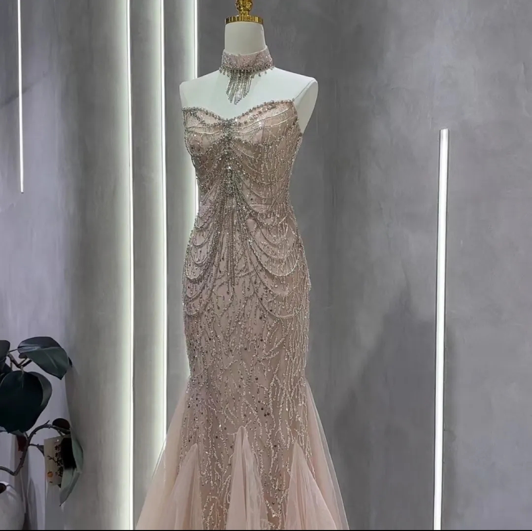 粉色鱼尾一字肩晚礼服新款宴会主持人订婚生日成人礼年会小众礼服