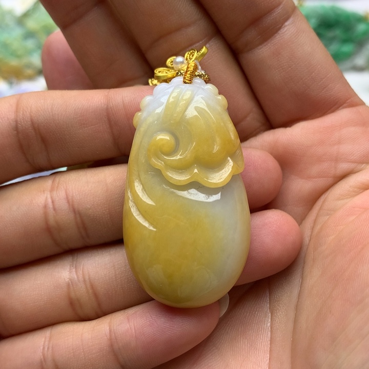 翡翠颈饰未镶嵌翡翠