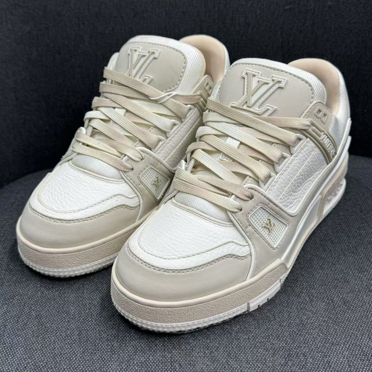 全新未使用 LouisVuitton/路易威登 新款奶茶色拼接trainer奢鞋