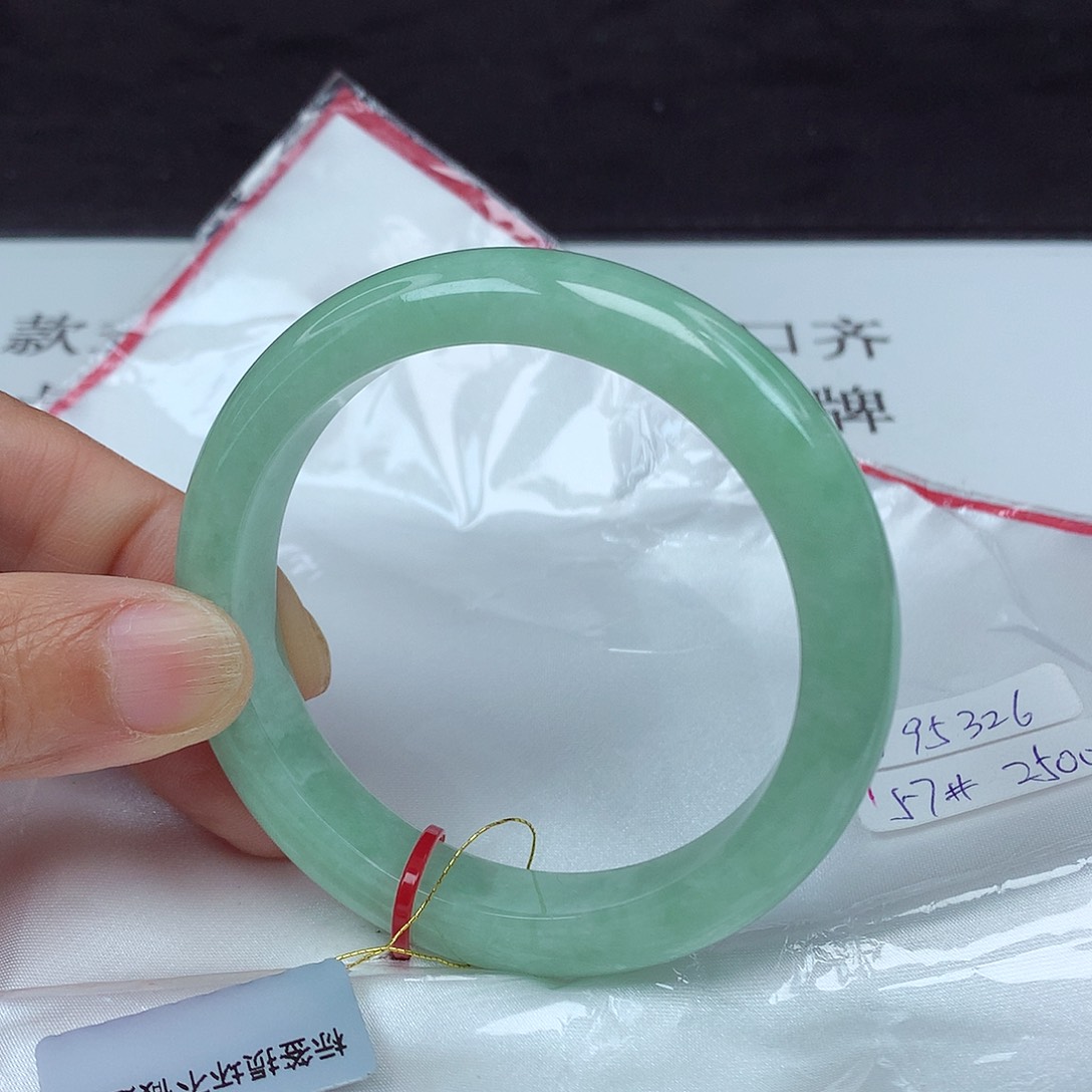 翡翠手镯未镶嵌57圈5326