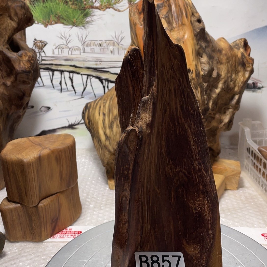 萧***演玉木（非红木类）土沉香香木摆件