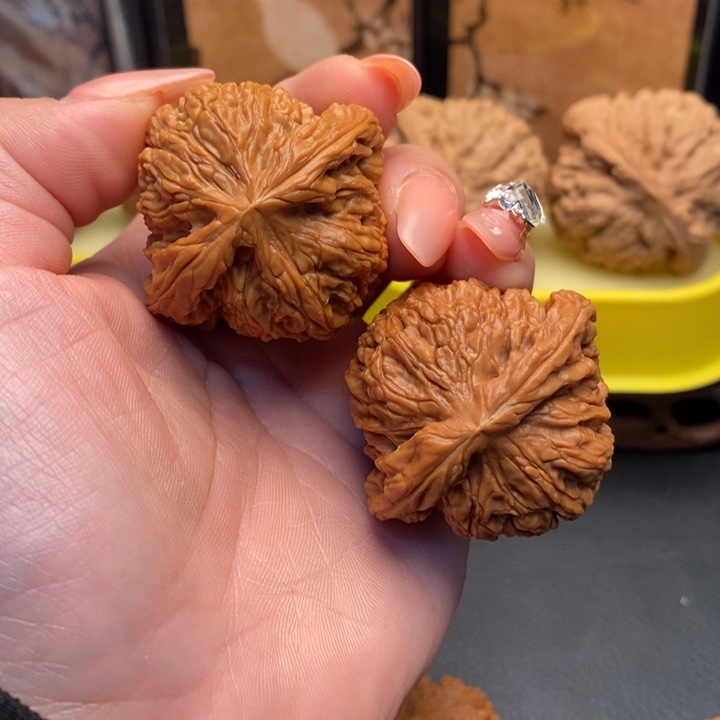 文玩核桃把件103球疆43全品