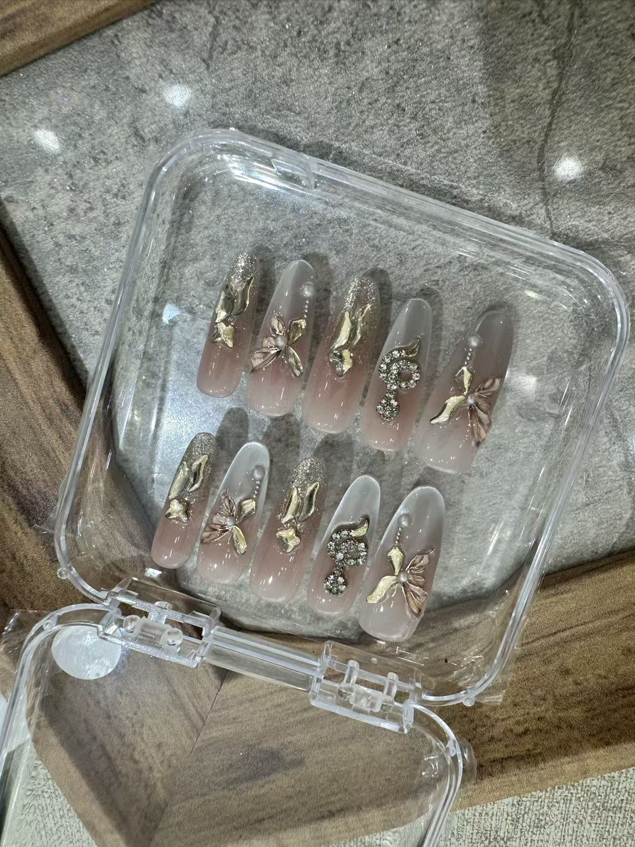 金蛇款式纯手工定制显白气质穿戴甲片蝴蝶长款美甲