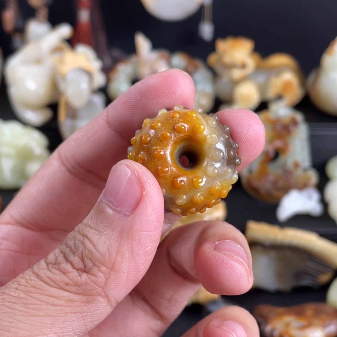 金***资和田玉未镶嵌颈饰
