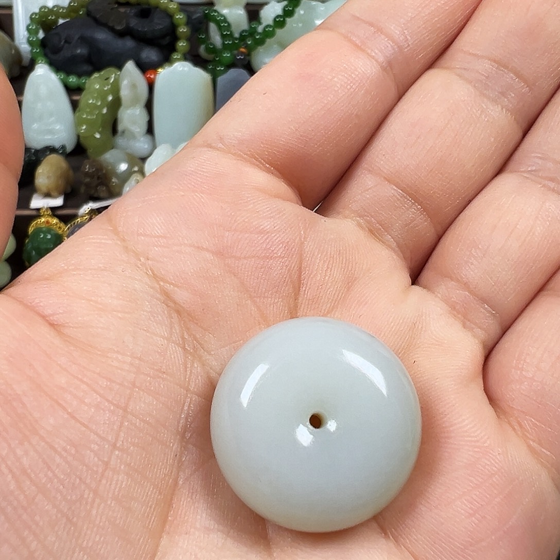 淡***歌和田玉未镶嵌颈饰