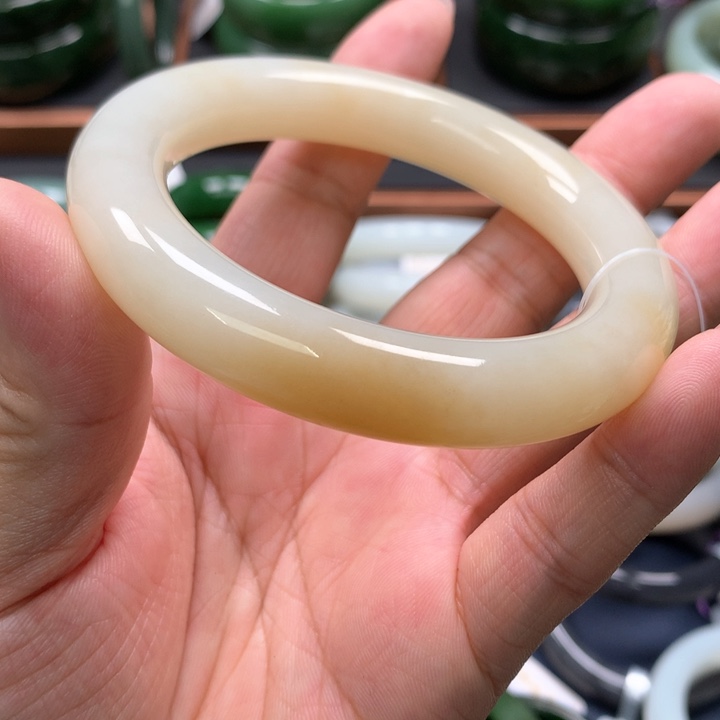 【闪购商品】未镶嵌手镯和田玉