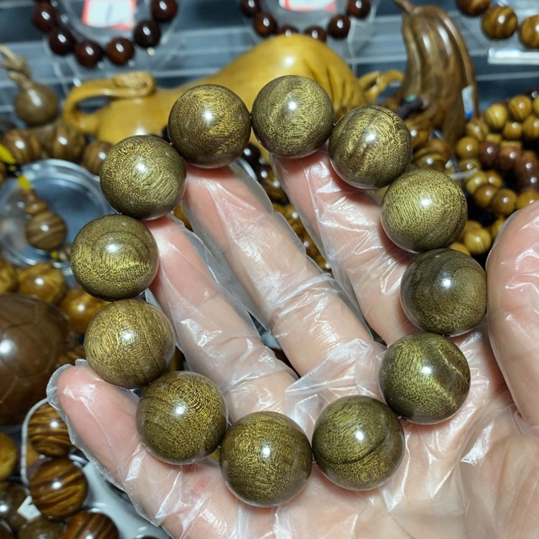 金丝楠木雕工艺品20