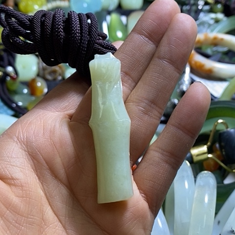 和田玉颈饰未镶嵌挂件