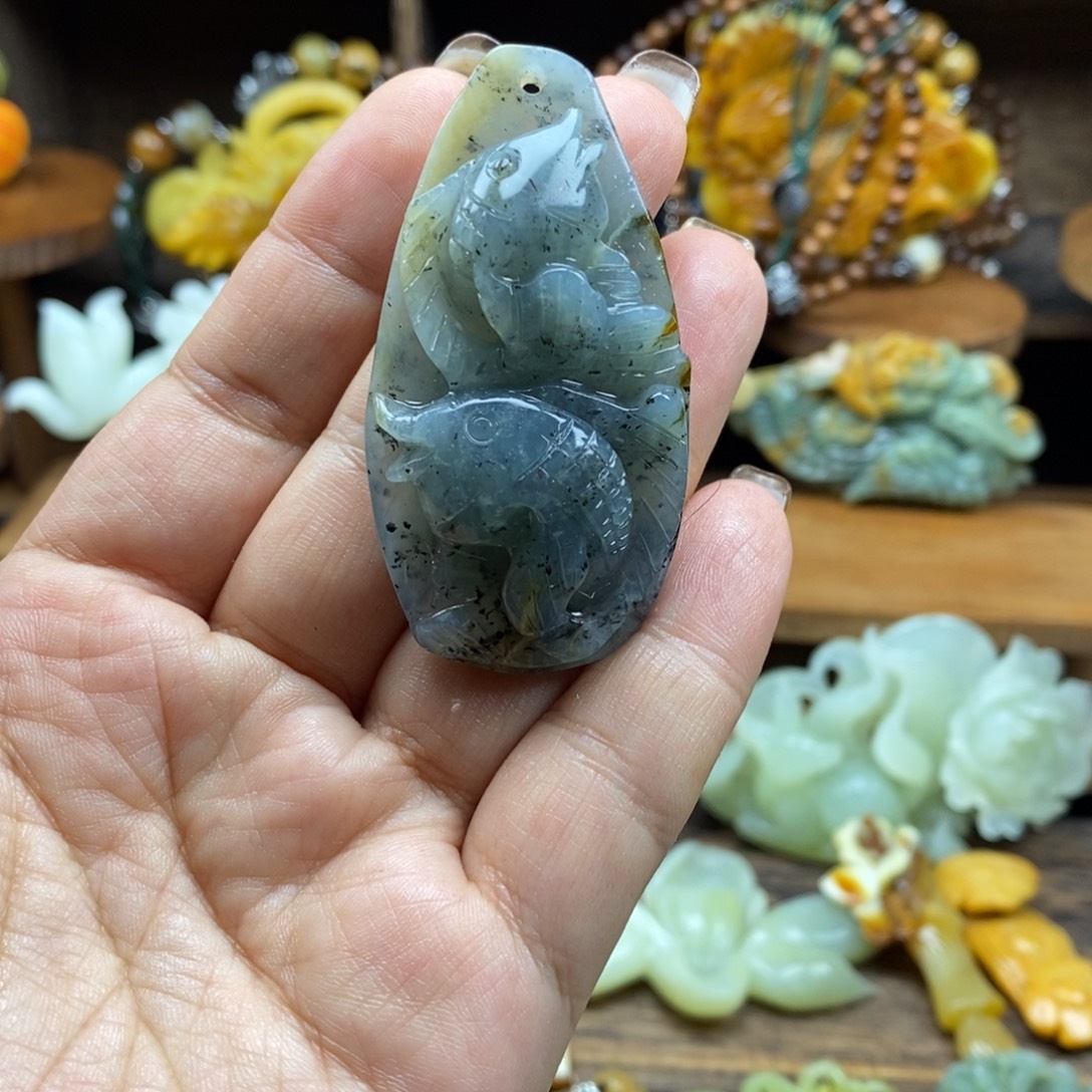 蛇纹石玉未镶嵌吊坠(赠链)