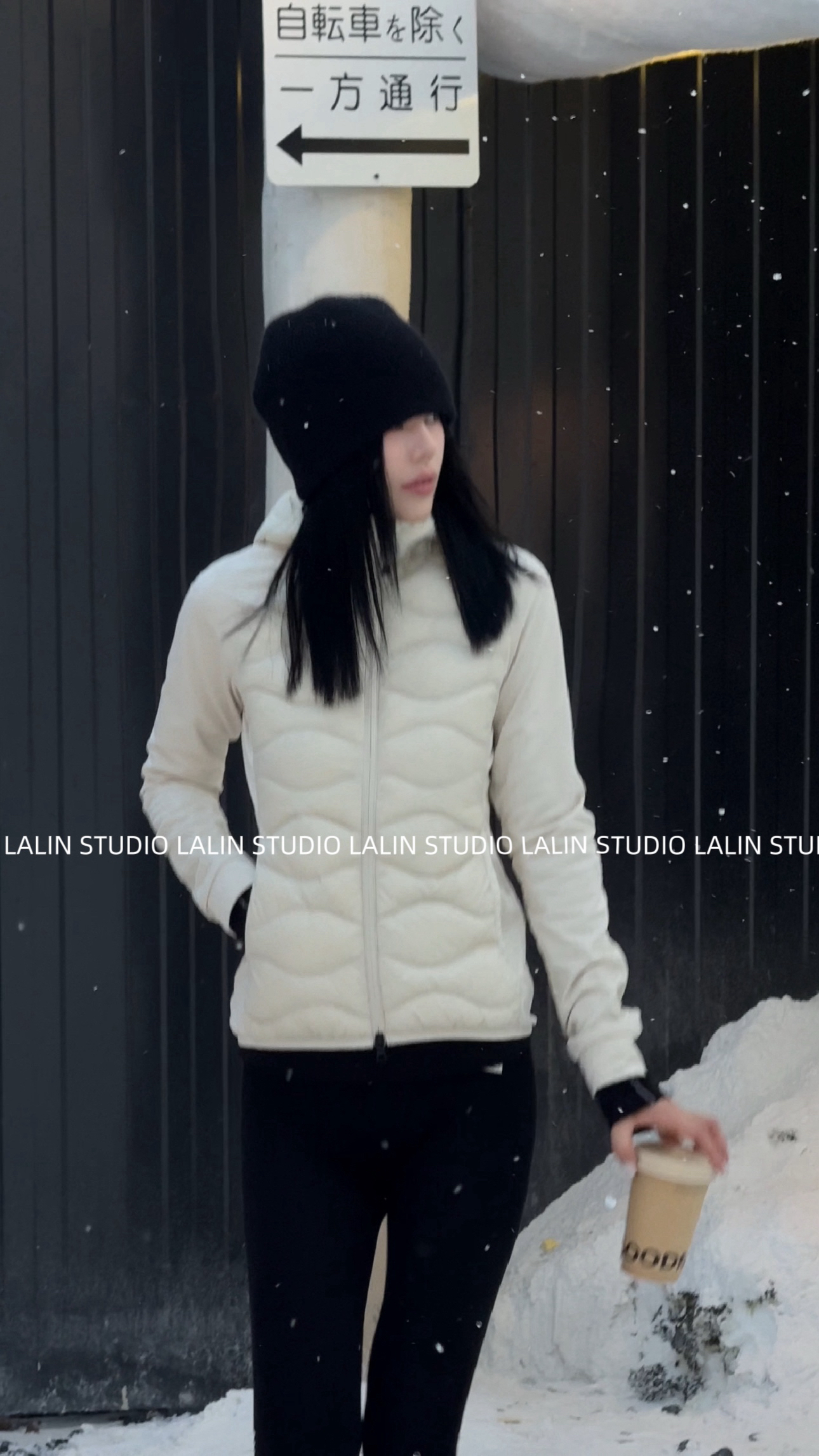 LALIN2025ss  一眼万年 鹅绒双拉链连帽纯色简约轻盈保暖鹅绒服