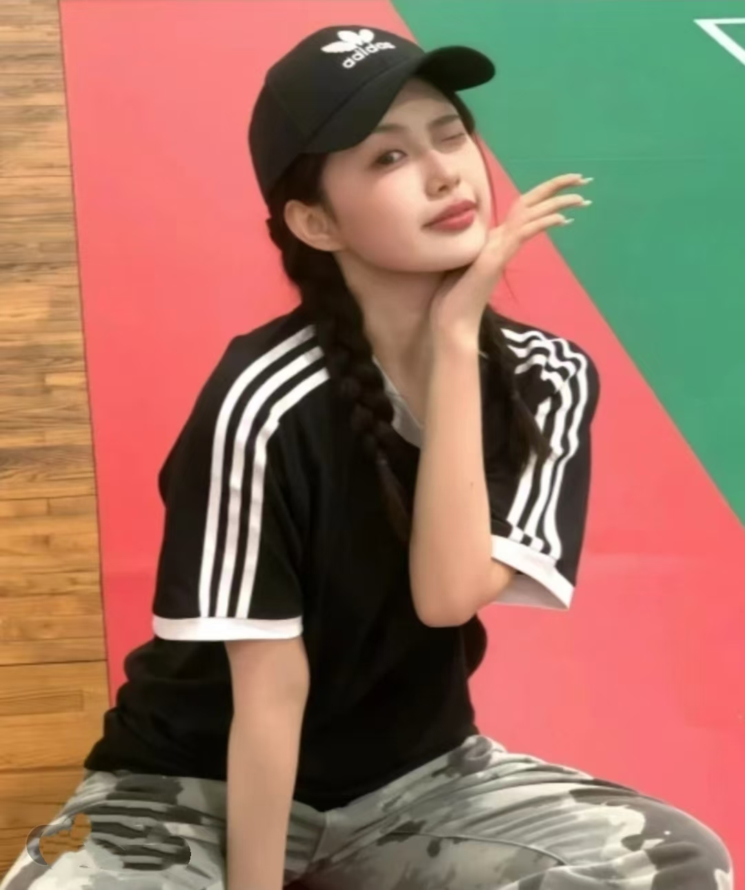 【品牌撤柜】Jennie同款夏季圆领男女同款韩版百搭短袖T恤