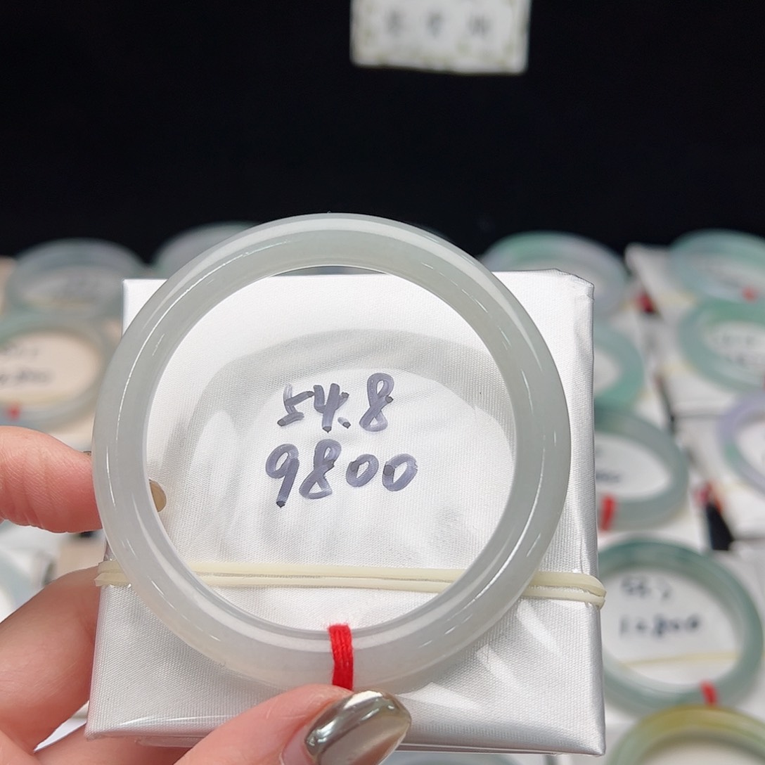 翡翠手镯（圆镯）未镶嵌